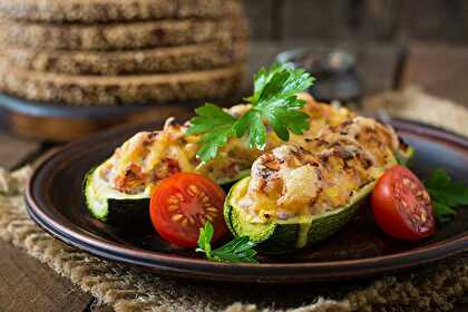 Courgettes Farcies au Poulet et Tomates au Fromage Roti