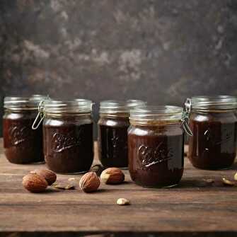 Pâte à tartiner maison dattes, cacao et noisettes